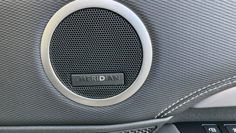 Land Rover Discovery 3.0 D300 Dynamic SE 5dr Auto Diesel Station Wagon